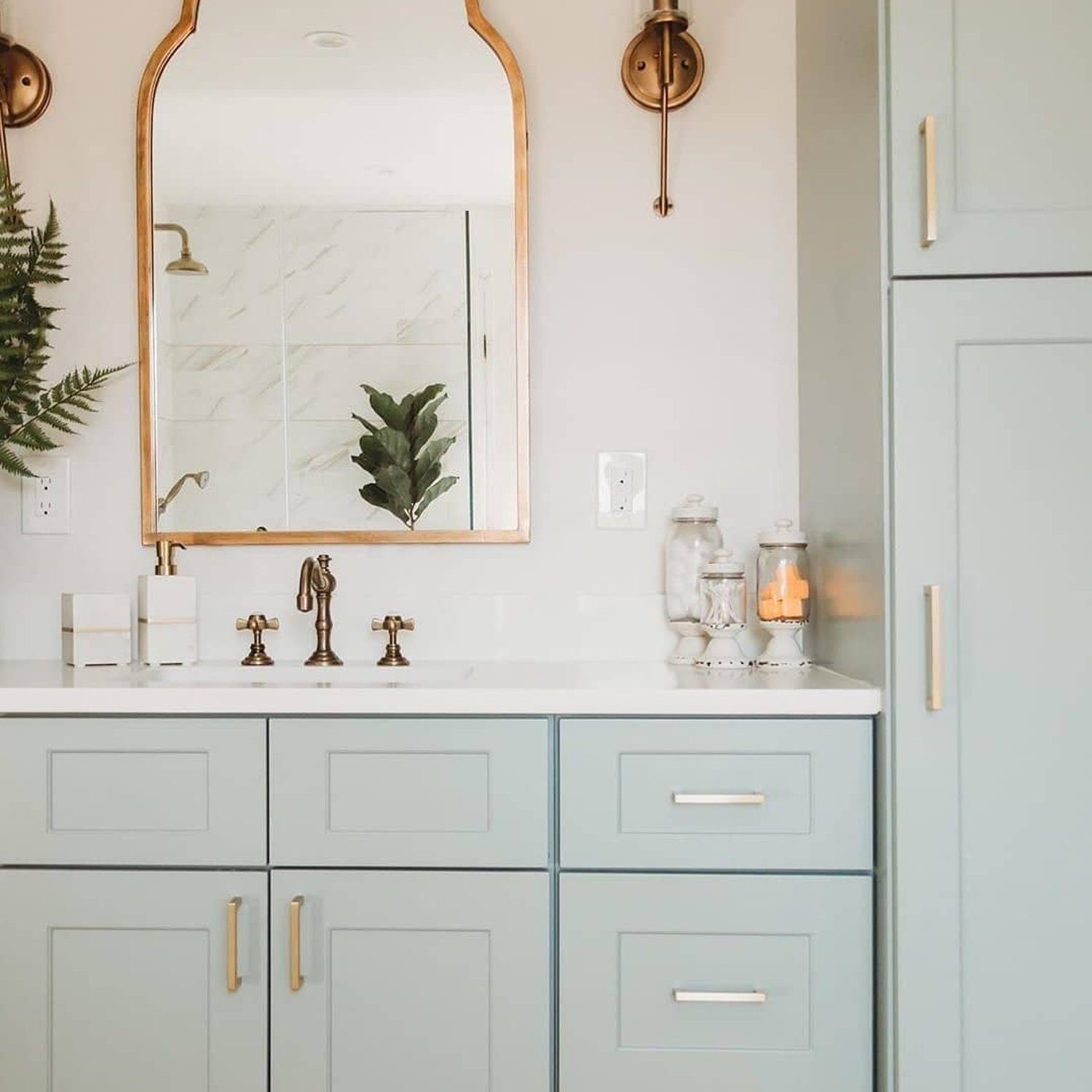 Elegant bathroom with a Morrocan touch