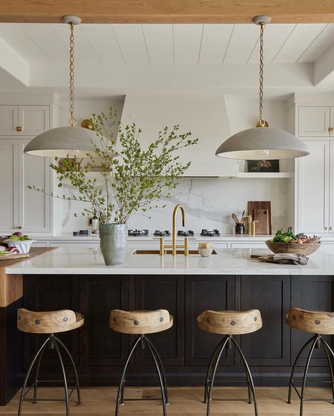 Modern kitchen with contrasting color scheme