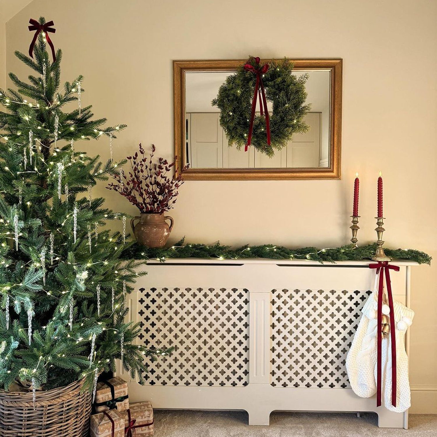 A tastefully decorated room with Christmas decor