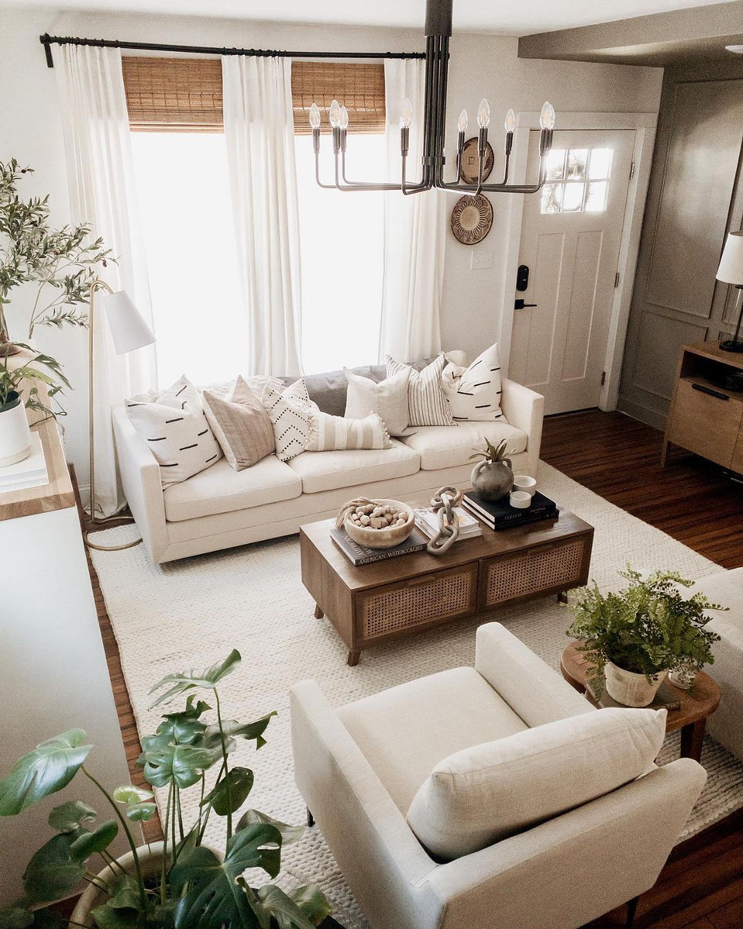 Cozy and well-organized living room with mixed textures