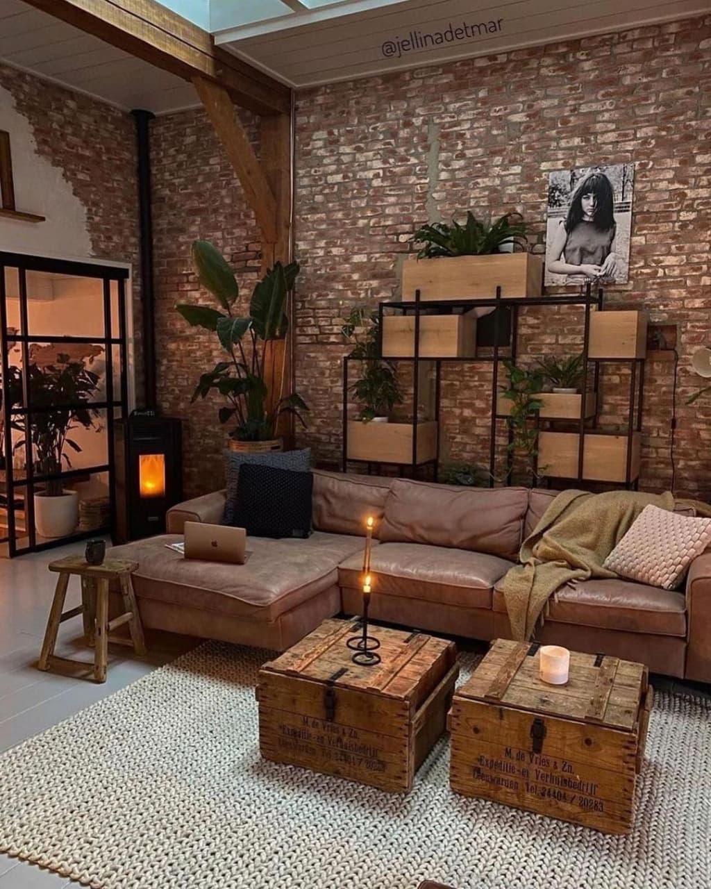 Cozy industrial living room design