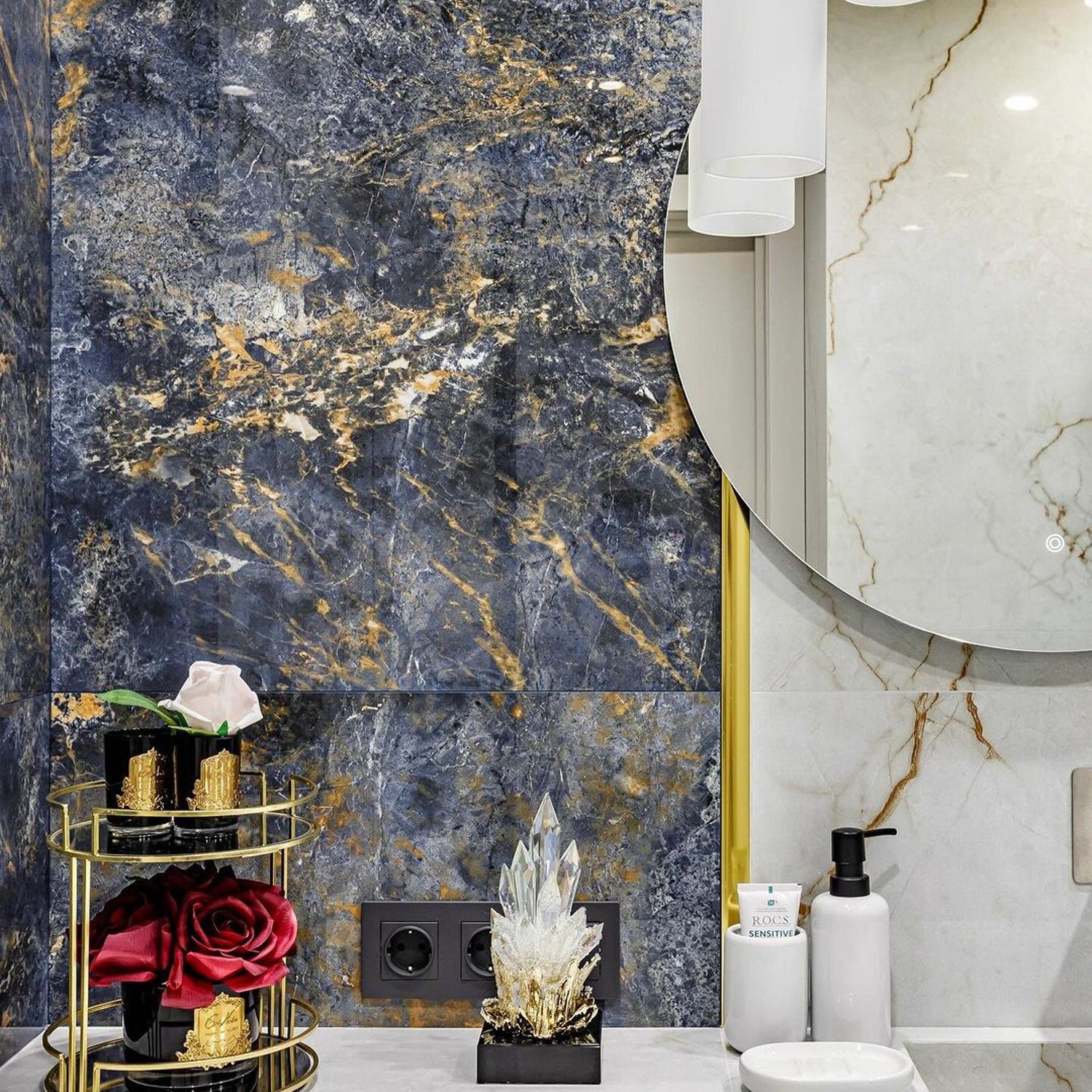 An elegant bathroom corner with marble finish