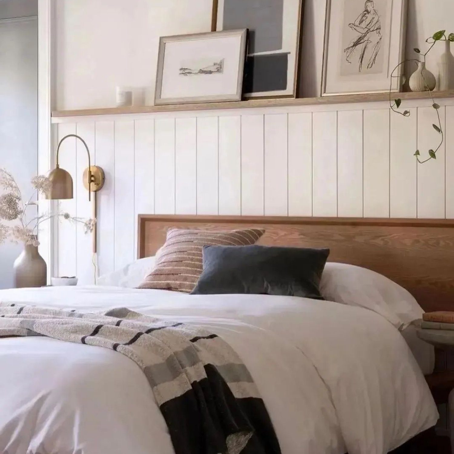 A serene bedroom with natural accents