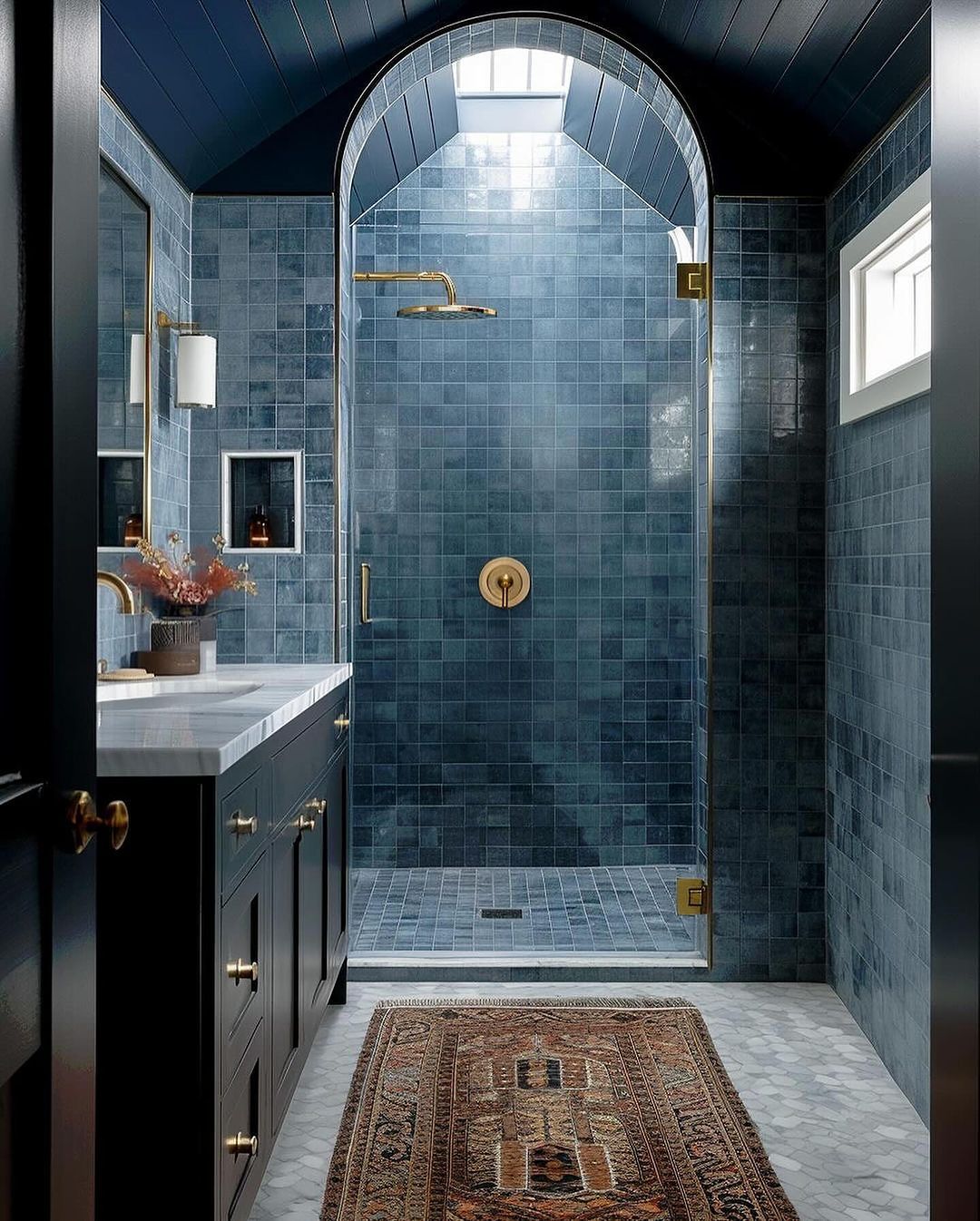 A chic and contemporary bathroom design