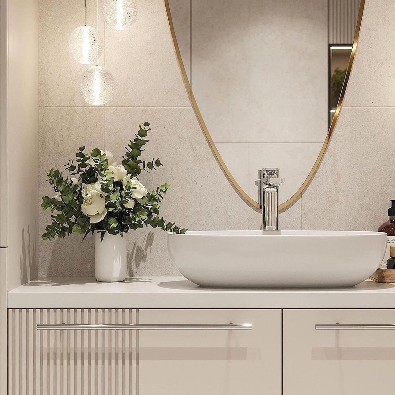 Elegant modern bathroom with a vessel sink