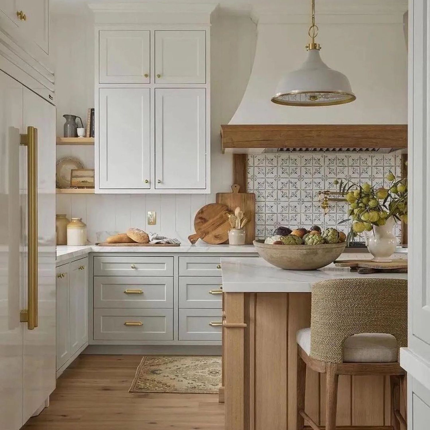 Elegant and Cozy Kitchen