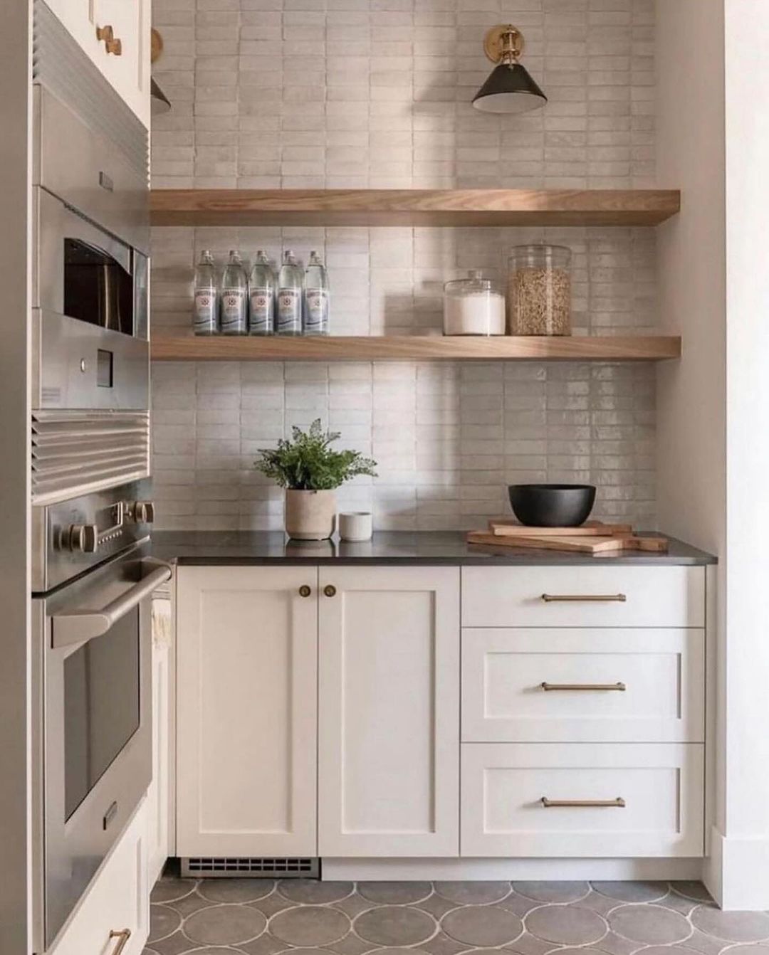 Modern Kitchen with Neutral Tones