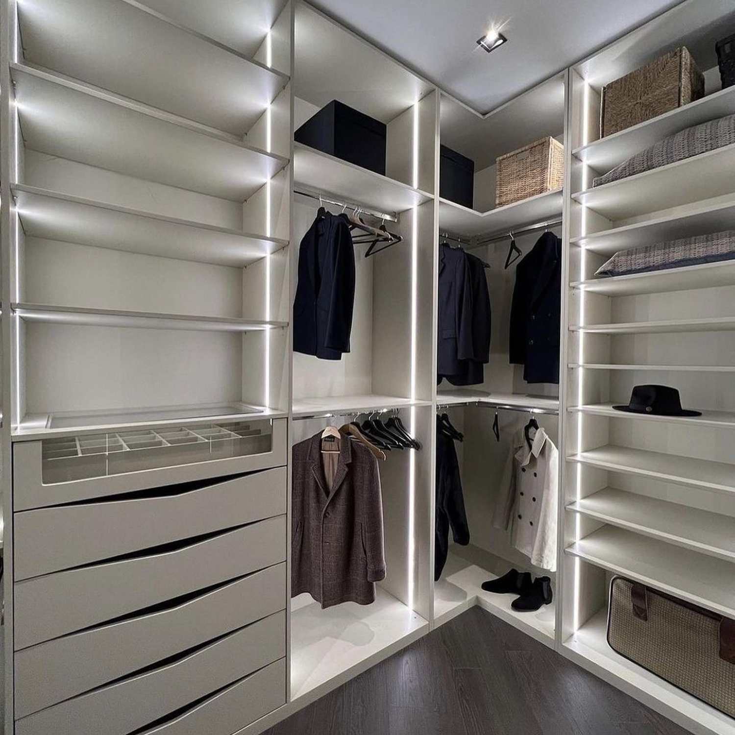 Elegant walk-in closet design