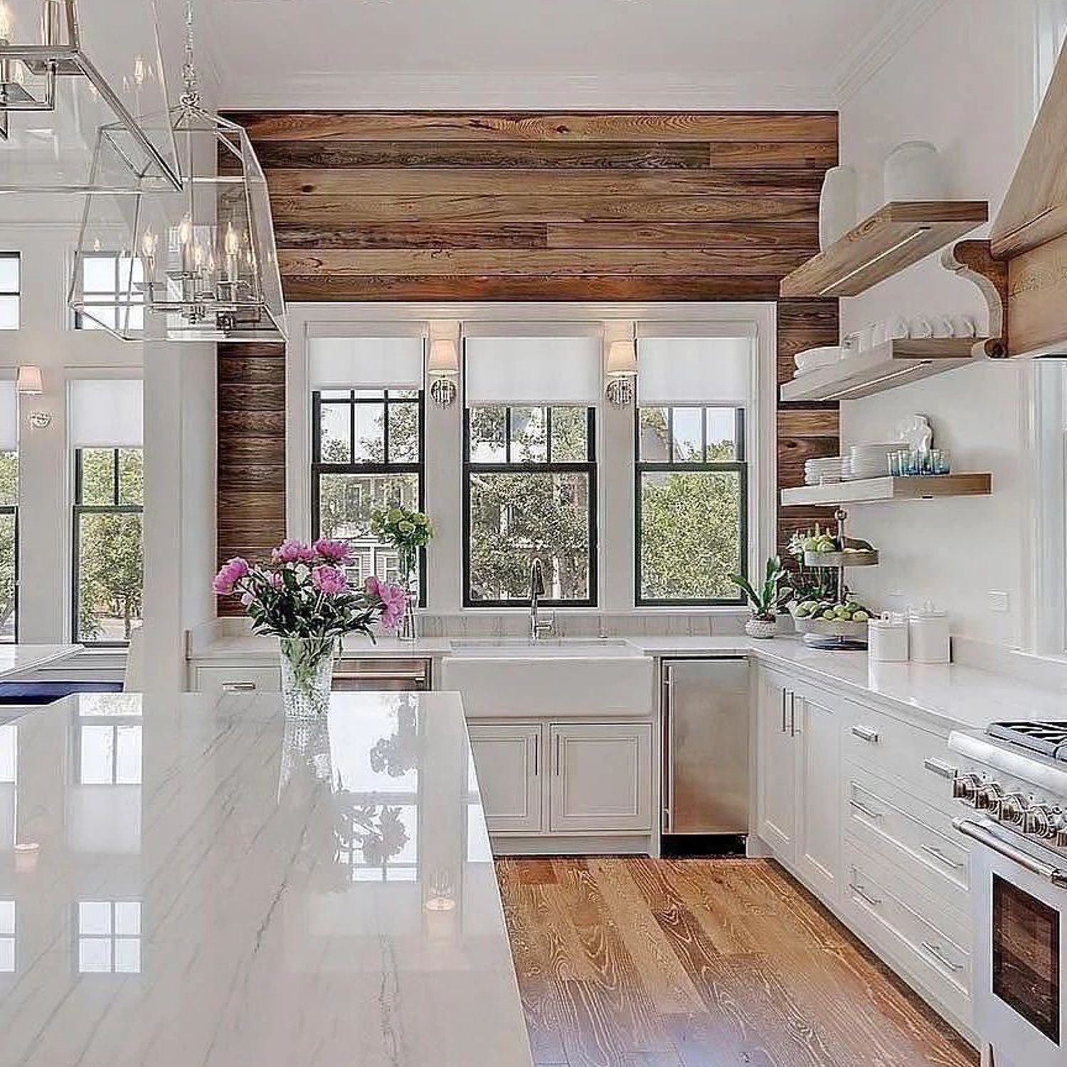 Elegant kitchen with mixed textures