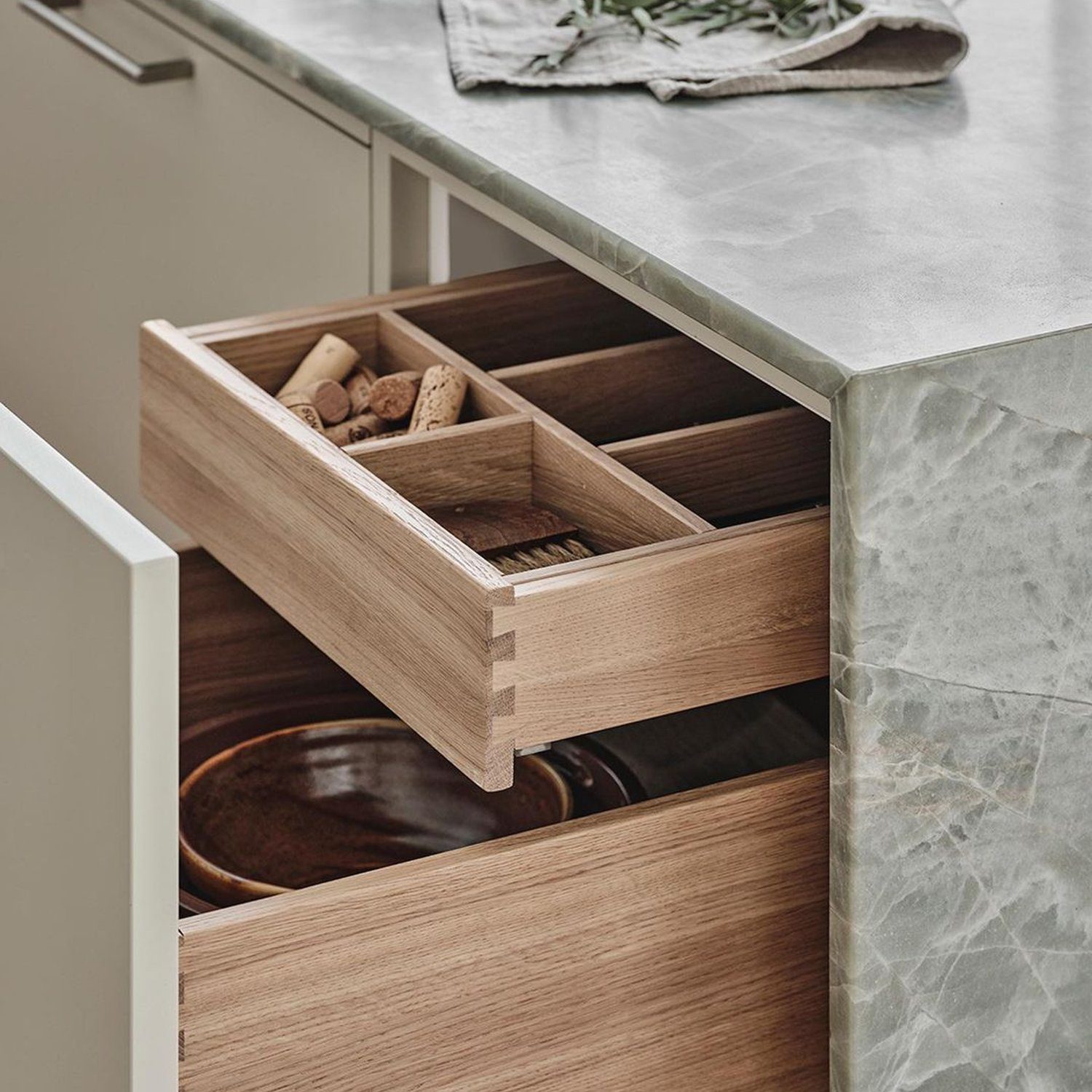 Elegantly organized kitchen drawer