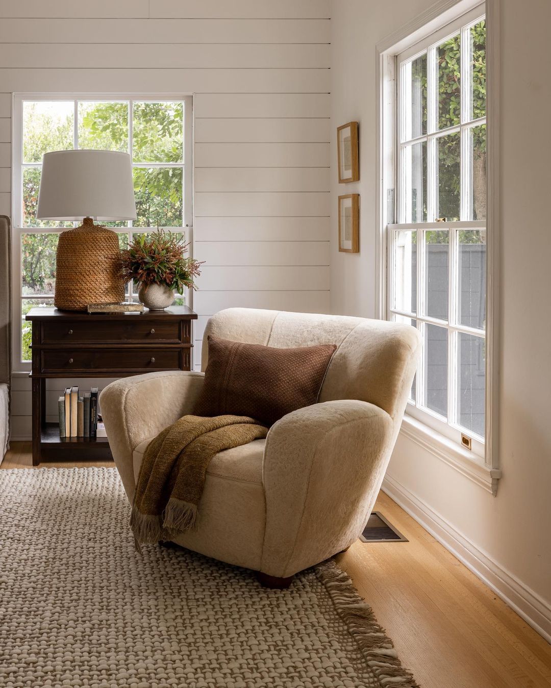 Cozy and Inviting Reading Nook